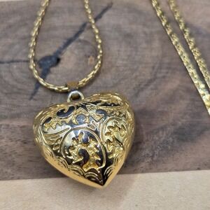Vintage Gold Tone Etched Puffy Heart Pendant Necklace